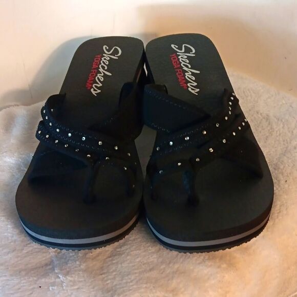 Skechers Black Sandals with Comfort and Style - Picture 2 of 6